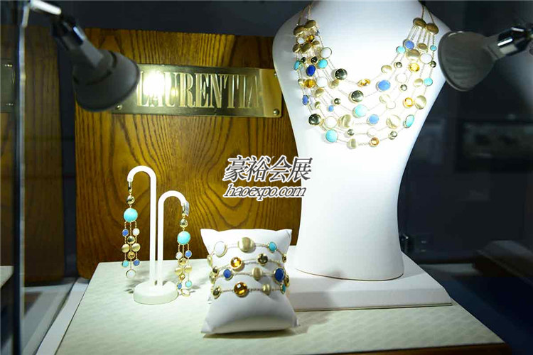 彩宝产品在迪拜珠宝展展出